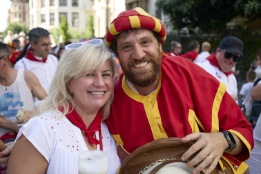 Fotos de la salida de la Comparsa de Gigantes y Cabezudos este 6 de julio de San Fermín 2026