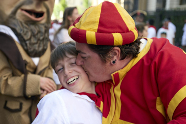Fotos de la salida de la Comparsa de Gigantes y Cabezudos este 6 de julio de San Fermín 2026