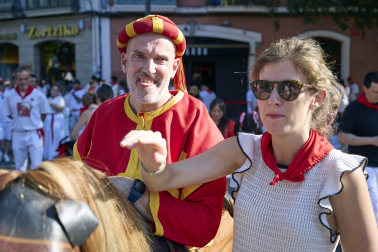Fotos de la salida de la Comparsa de Gigantes y Cabezudos este 6 de julio de San Fermín 2026