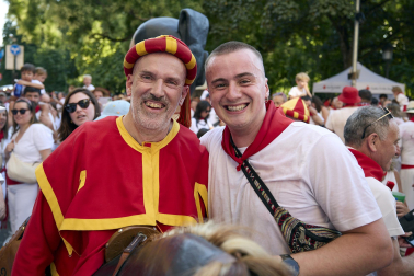 Fotos de la salida de la Comparsa de Gigantes y Cabezudos este 6 de julio de San Fermín 2026
