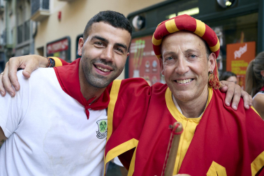 Fotos de la salida de la Comparsa de Gigantes y Cabezudos este 6 de julio de San Fermín 2026