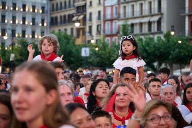 Concierto de Isabel Aaiún en la Plaza del Castillo