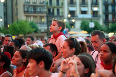 Concierto de Isabel Aaiún en la Plaza del Castillo