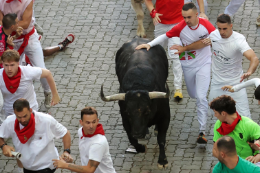 Fotos del primer encierro de San Fermín con toros de Fuente Ymbro.