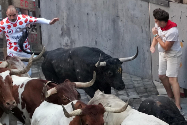 Fotos del primer encierro de San Fermín con toros de Fuente Ymbro.