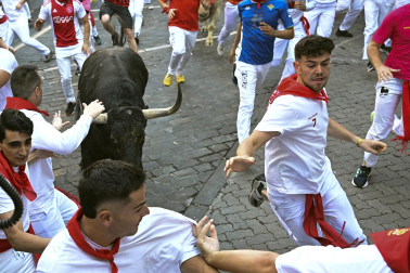Fotos del primer encierro de San Fermín con toros de Fuente Ymbro