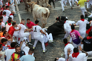 Primer encierro de San Fermín en la calle Estafeta.