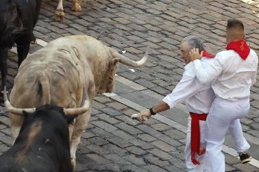 Primer encierro de San Fermín 2026 con toros de Fuente Ymbro.