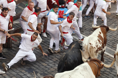Primer encierro de San Fermín 2026 con toros de Fuente Ymbro.
