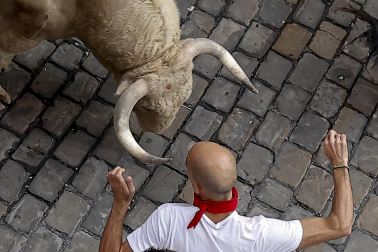 Primer encierro de San Fermín 2026 con toros de Fuente Ymbro.