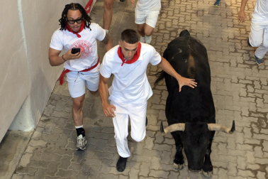 Primer encierro de San Fermín 2026 con toros de Fuente Ymbro.