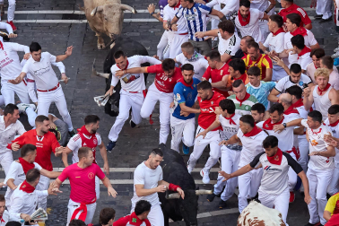 Primer encierro de San Fermín 2026 en el tramo de Telefónica.