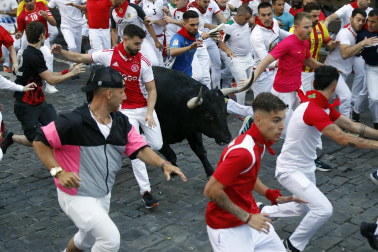 Primer encierro de San Fermín 2026 al final de la Estafeta.