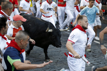 Primer encierro de San Fermín 2026 al final de la Estafeta.