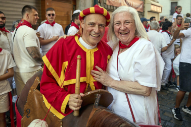 Fotos de la salida de la Comparsa de Gigantes y Cabezudos este 7 de julio de San Fermín 2026