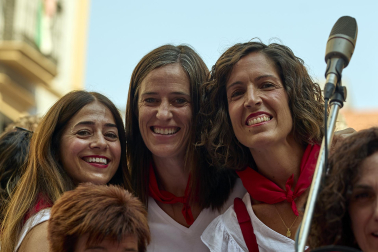 Fotos de la salida de la Comparsa de Gigantes y Cabezudos este 7 de julio de San Fermín 2026
