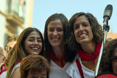 Fotos de la salida de la Comparsa de Gigantes y Cabezudos este 7 de julio de San Fermín 2026