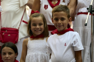 Fotos de la salida de la Comparsa de Gigantes y Cabezudos este 7 de julio de San Fermín 2026