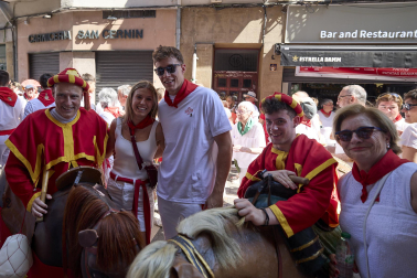 Fotos de la salida de la Comparsa de Gigantes y Cabezudos este 7 de julio de San Fermín 2026