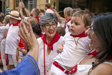 Fotos de la salida de la Comparsa de Gigantes y Cabezudos este 7 de julio de San Fermín 2026