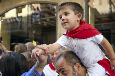 Fotos de la salida de la Comparsa de Gigantes y Cabezudos este 7 de julio de San Fermín 2026