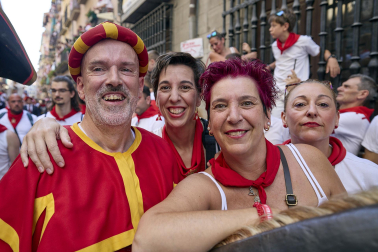 Fotos de la salida de la Comparsa de Gigantes y Cabezudos este 7 de julio de San Fermín 2026