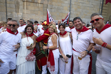 Fotos de la salida de la Comparsa de Gigantes y Cabezudos este 7 de julio de San Fermín 2026