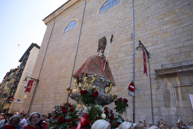 Fotos de la salida de la Comparsa de Gigantes y Cabezudos este 7 de julio de San Fermín 2026