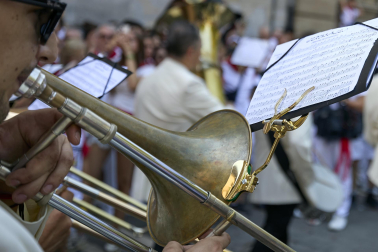 Fotos de la salida de la Comparsa de Gigantes y Cabezudos este 7 de julio de San Fermín 2026