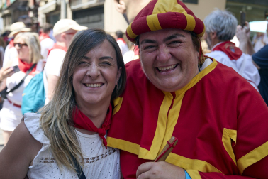 Fotos de la salida de la Comparsa de Gigantes y Cabezudos este 7 de julio de San Fermín 2026