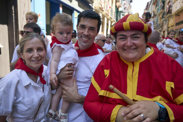 Fotos de la salida de la Comparsa de Gigantes y Cabezudos este 7 de julio de San Fermín 2026
