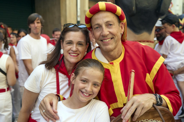 Fotos de la salida de la Comparsa de Gigantes y Cabezudos este 7 de julio de San Fermín 2026