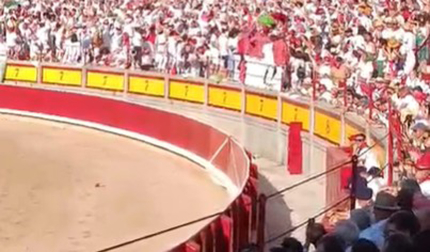 Suena 'El Rey' durante la corrida del 7 de julio