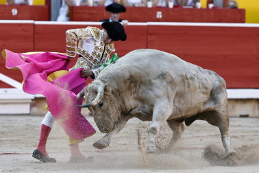 Fotos de la corrida del 7 de julio de la Feria del Toro 2026 con morlacos de Fuente Ymbro para los diestros Daniel Luque, Víctor Hernández y Aarón Palacio