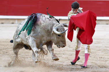 Fotos de la corrida del 7 de julio de la Feria del Toro 2026 con morlacos de Fuente Ymbro para los diestros Daniel Luque, Víctor Hernández y Aarón Palacio