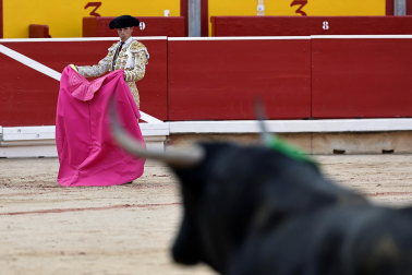 Fotos de la corrida del 7 de julio de la Feria del Toro 2026 con morlacos de Fuente Ymbro para los diestros Daniel Luque, Víctor Hernández y Aarón Palacio