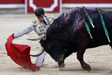 Fotos de la corrida del 7 de julio de la Feria del Toro 2026 con morlacos de Fuente Ymbro para los diestros Daniel Luque, Víctor Hernández y Aarón Palacio
