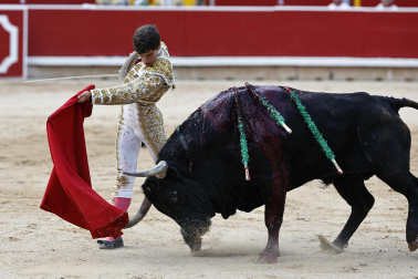Fotos de la corrida del 7 de julio de la Feria del Toro 2026 con morlacos de Fuente Ymbro para los diestros Daniel Luque, Víctor Hernández y Aarón Palacio
