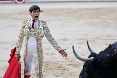 Fotos de la corrida del 7 de julio de la Feria del Toro 2026 con morlacos de Fuente Ymbro para los diestros Daniel Luque, Víctor Hernández y Aarón Palacio