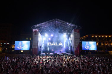 Foto del concierto de San Fermín de Bala en la Plaza del Castillo