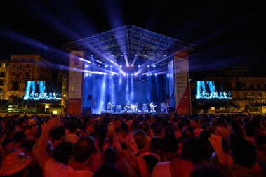 Concierto de Koma en la Plaza del Castillo
