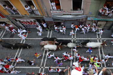 Segundo encierro de San Fermín 2026 con toros de Cebada Gago.