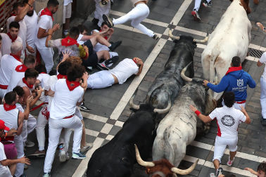 Segundo encierro de San Fermín 2026 con toros de Cebada Gago.