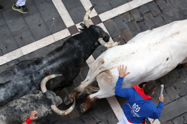 Segundo encierro de San Fermín 2026 con toros de Cebada Gago.