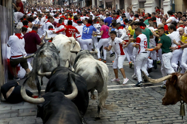Segundo encierro de San Fermín 2026 con toros de Cebada Gago.