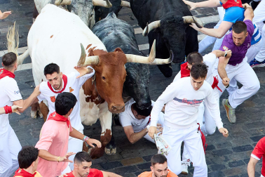 Segundo encierro de San Fermín 2026 con toros de Cebada Gago en Telefónica.