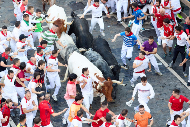 Segundo encierro de San Fermín 2026 con toros de Cebada Gago en Telefónica.