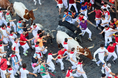 Segundo encierro de San Fermín 2026 con toros de Cebada Gago en Telefónica.