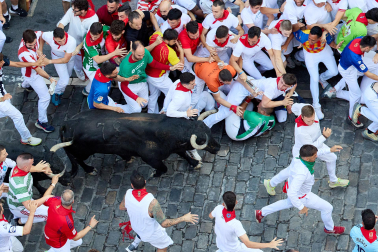 Segundo encierro de San Fermín 2026 con toros de Cebada Gago en Telefónica.