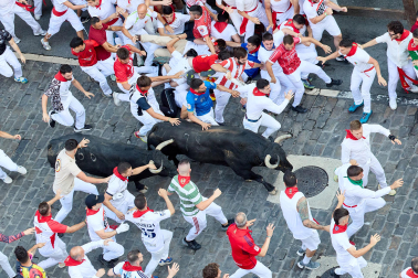 Segundo encierro de San Fermín 2026 con toros de Cebada Gago en Telefónica.